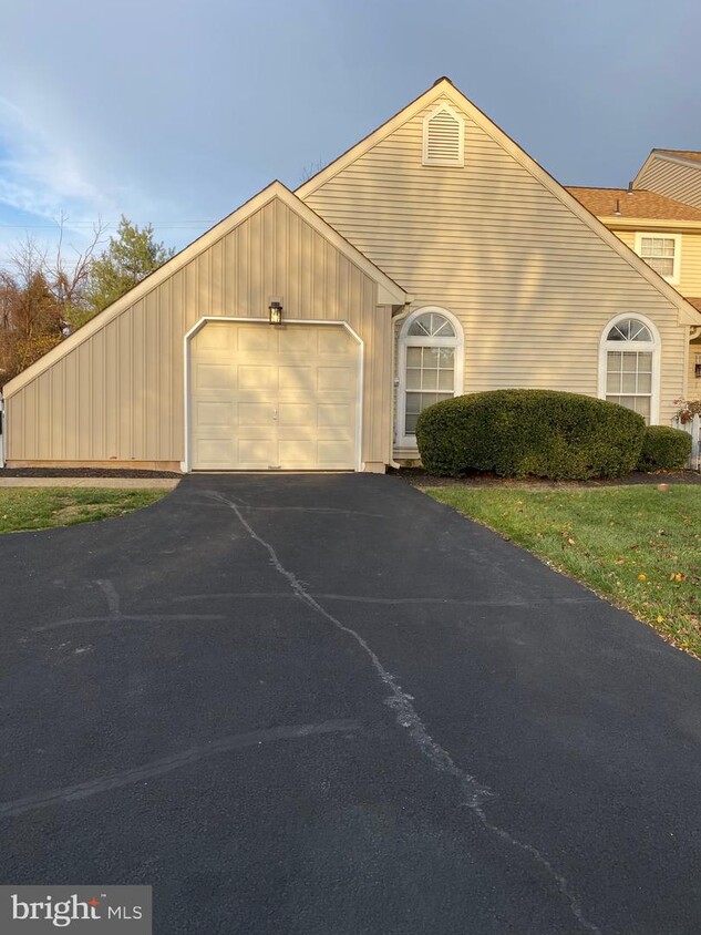 1819 Hennessy Dr, Southampton, PA 18966 Townhome Rentals in