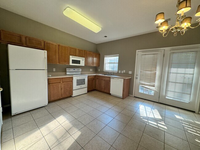 Kitchen - 3215 Long Blvd