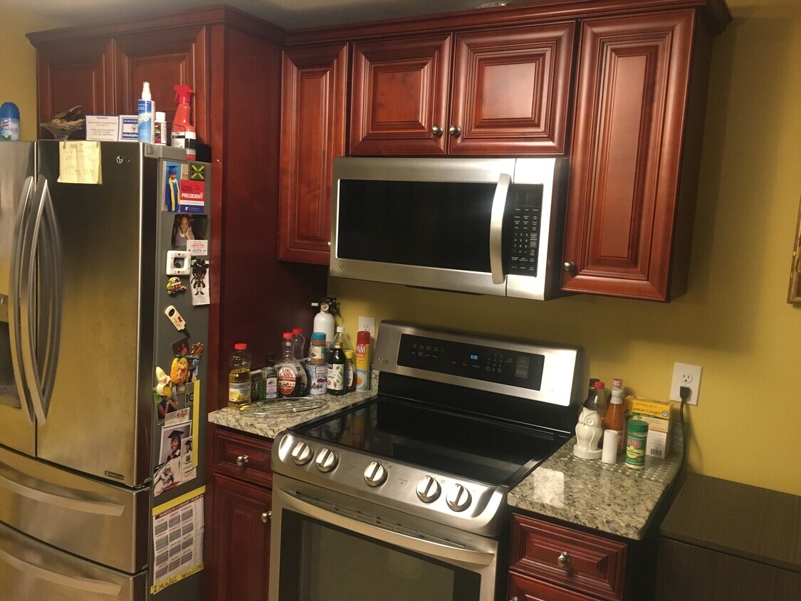 20 Lambert Rd, Randolph, MA 02368 Townhouse for Rent in Randolph, MA