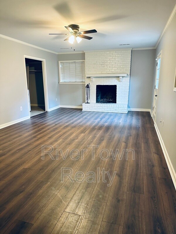 Building Photo - 507 Sharon Dr