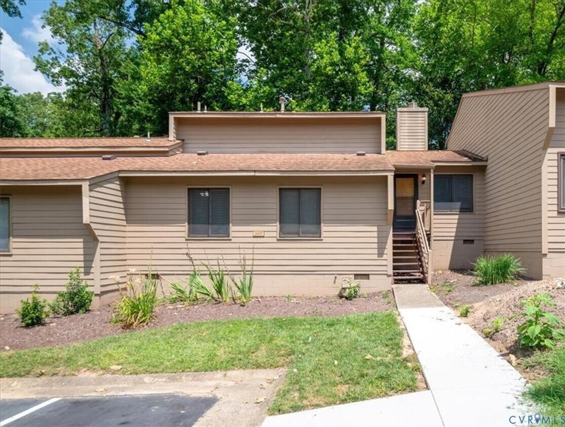 Primary Photo - 3 Bedroom Townhome in Henrico!!!