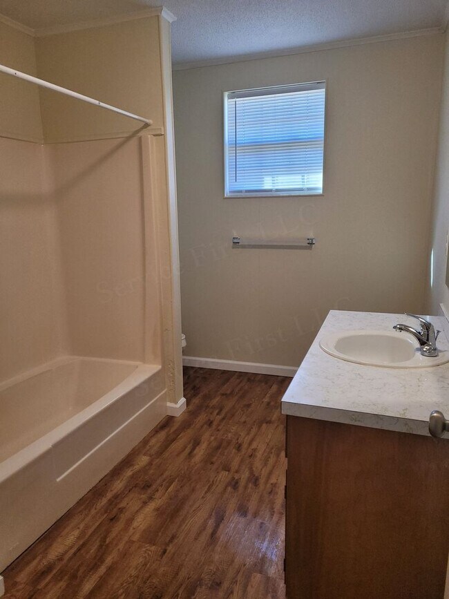 Foto del edificio - Malden Four Plex