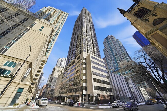 Foto del edificio - 30 E Huron St