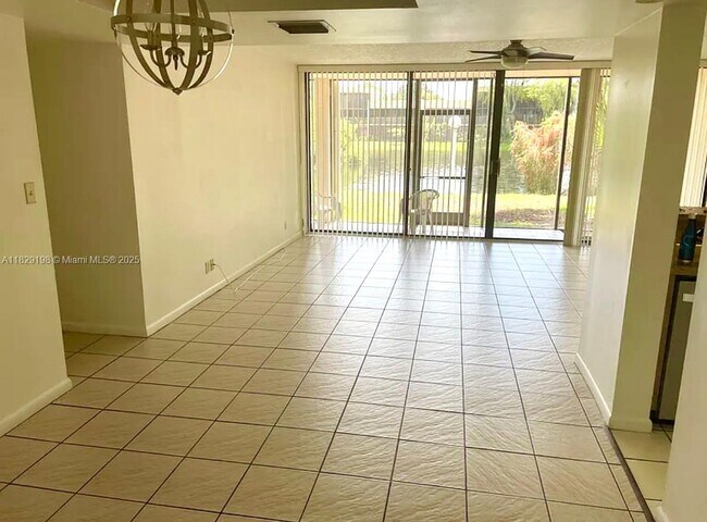 Foto del edificio - 2941 SW 87th Ave
