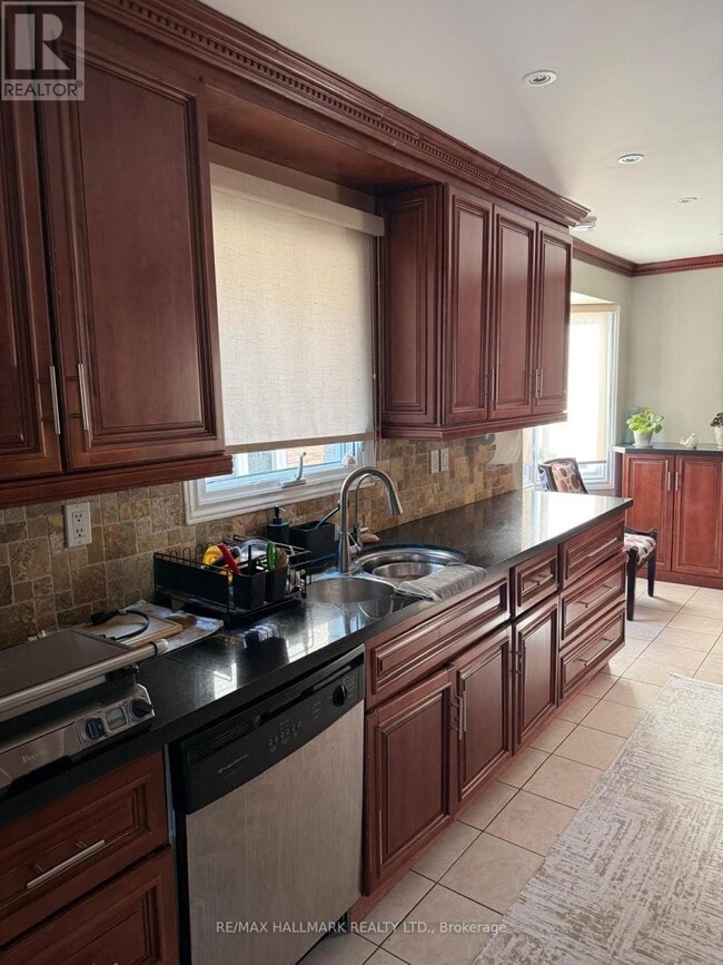 Building Photo - 2793 Quill Crescent