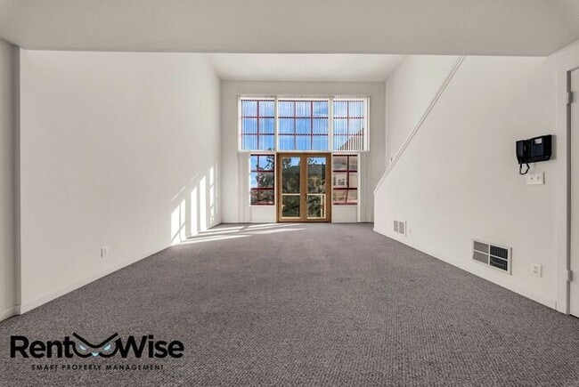 Building Photo - 68 McCoppin St