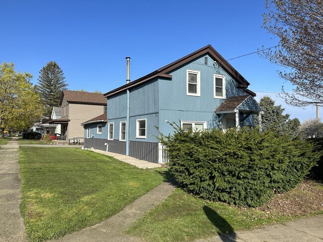 Foto del edificio - 2 Story Move In Ready Home in Oswego!