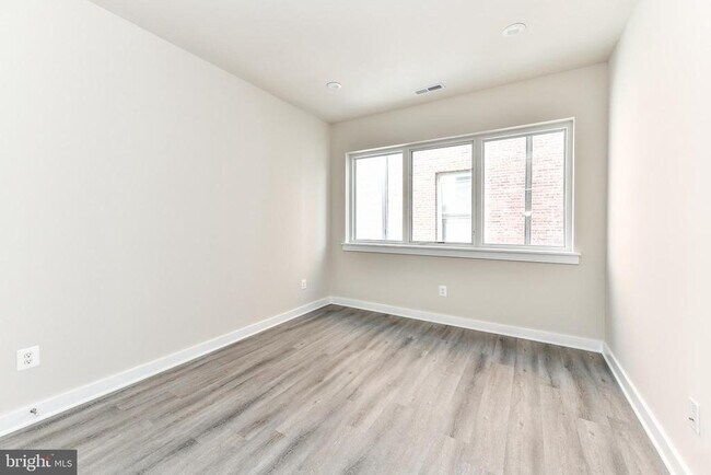 Building Photo - 845 Upshur St NW