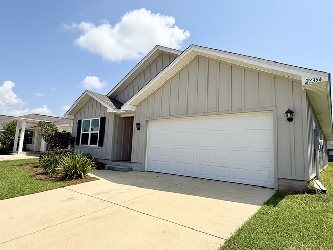 Building Photo - 23354 Shadowridge Dr