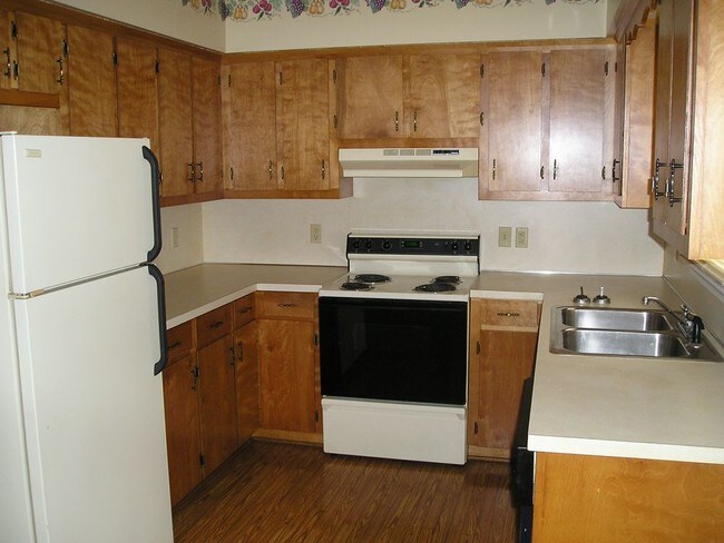 Building Photo - 721 Ridgeville Ln