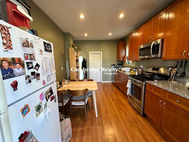 Foto del edificio - 357 Western Ave