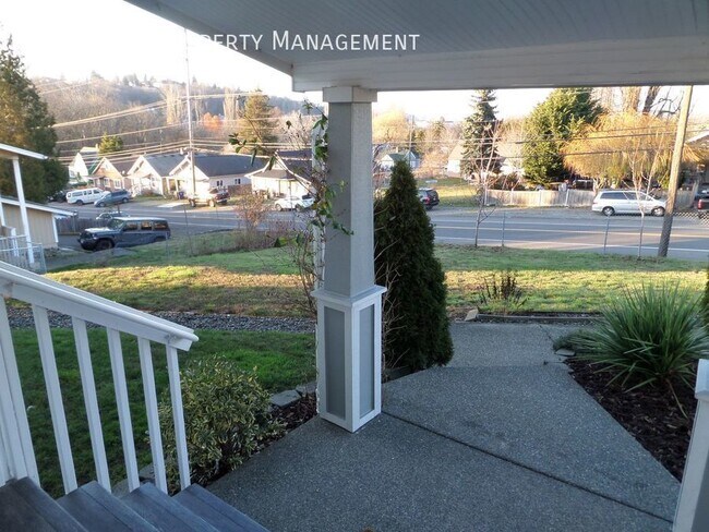 Foto del edificio - Incredible 3 Bedroom  Home w/Fenced Yard a...