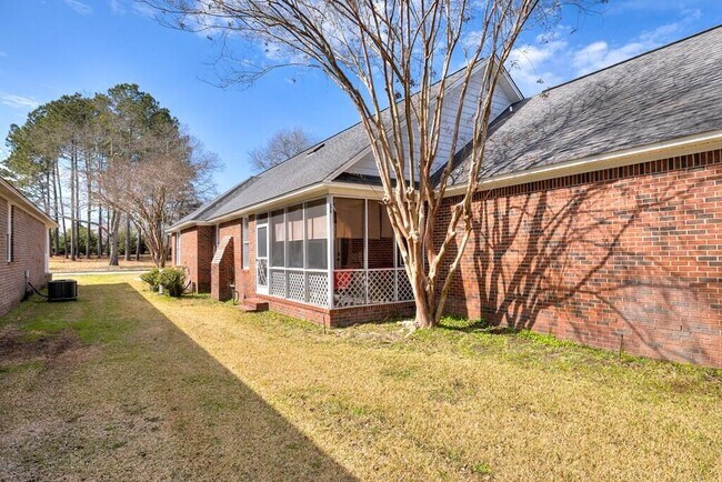 Foto del edificio - 3200 Mayflower Ln