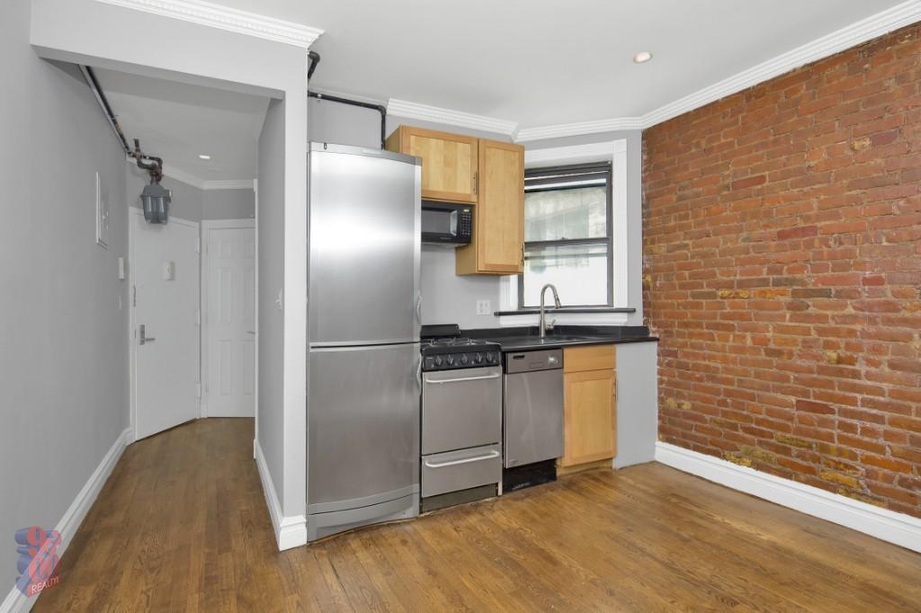 Primary Photo - 221 E 23rd St
