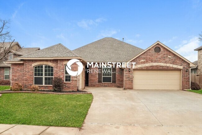 Building Photo - 4 Bedroom Pet-Friendly Home in Edmond, OK with Main Street Renewal