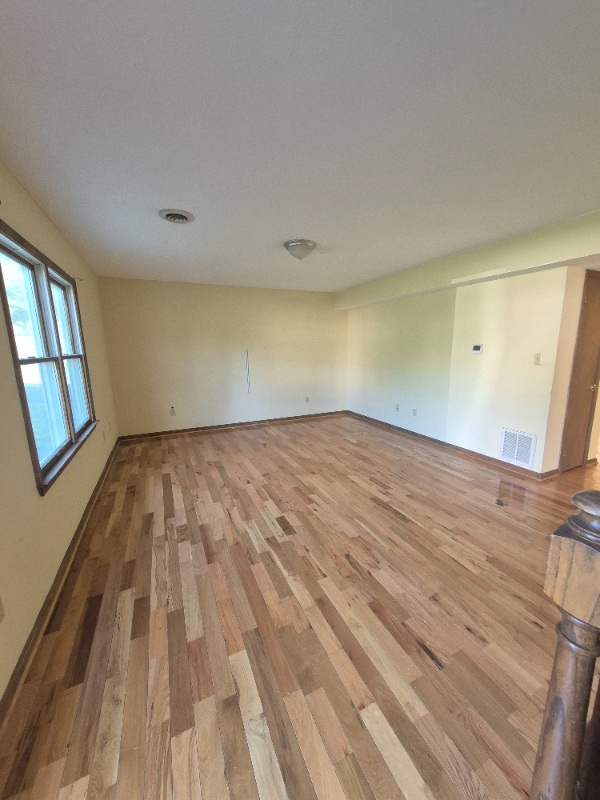 Building Photo - 318 Edmond Dr