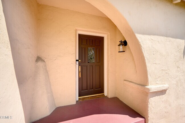 Building Photo - 420 La Loma Rd