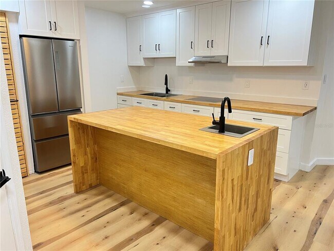 Foto del edificio - 3205 Sabal Palms Ct