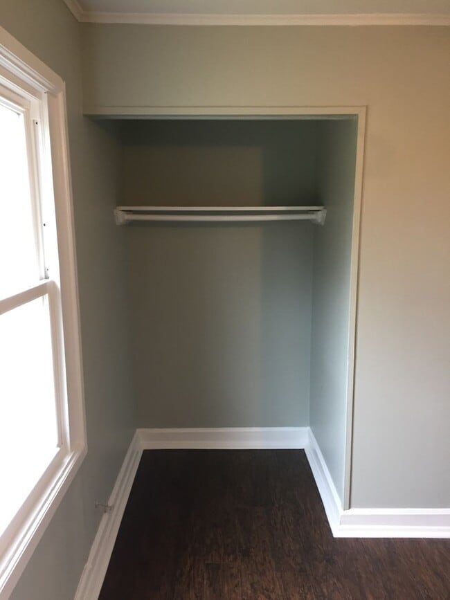 Building Photo - 2BD Duplex in Pendleton for Rent! Only $1,...