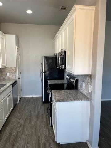 Building Photo - 203 E Border St