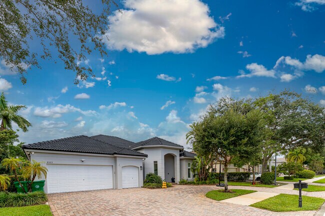 Foto del edificio - 4023 W Lake Estates Dr