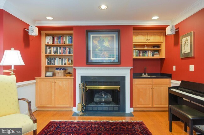Building Photo - 414 S Fayette St