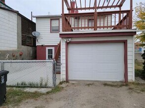 Building Photo - 306 W Aluminum St