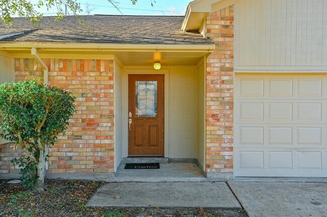Building Photo - 3046 Sleepy Hollow Dr