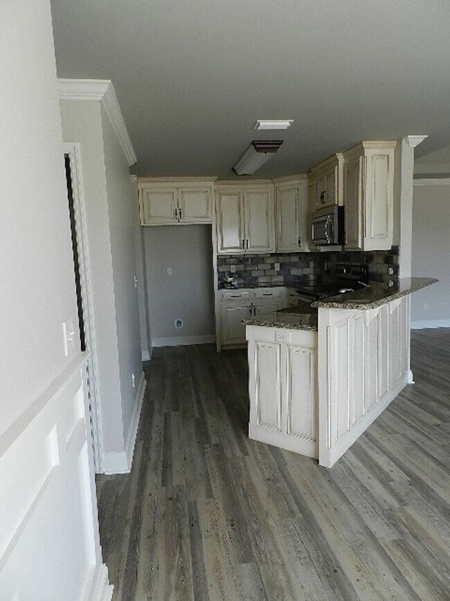 Foto del edificio - 3BD/2B Home in Lakeland 12 Minutes from Moody AFB