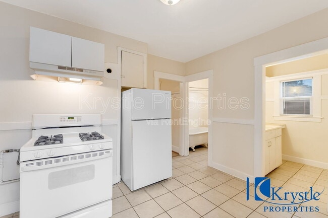 Building Photo - 1117 Sutter St