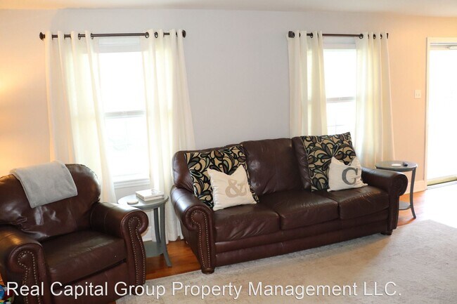 Foto del edificio - 3 br, 1.5 bath House - 23 Home Ave.