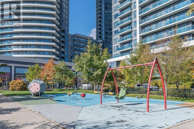 Photo du bâtiment - 7165 Yonge St