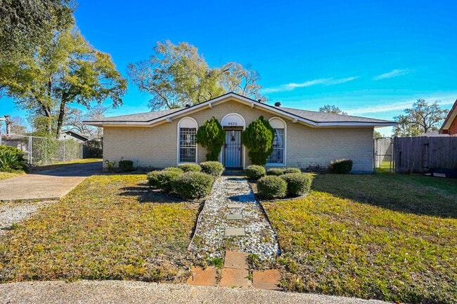 Foto del edificio - 9630 Glenwood Forest Dr