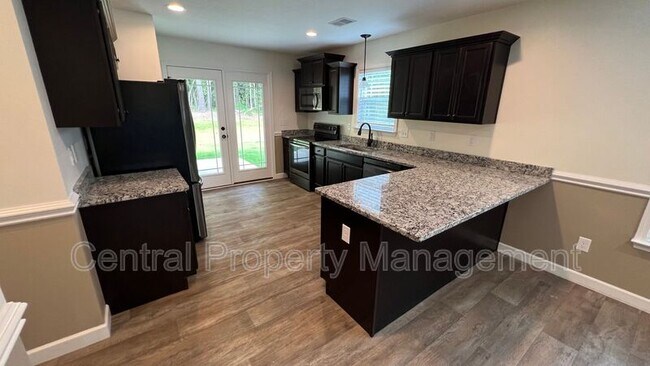 Building Photo - 377 Timberwood Dr