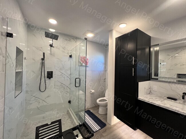 Foto del edificio - 5221 Moonlight Way