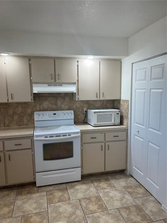 Foto del edificio - 355 Spring Lake Blvd NW