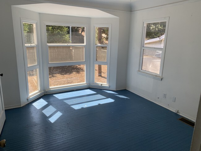 Building Photo - 9767 Sunland Blvd