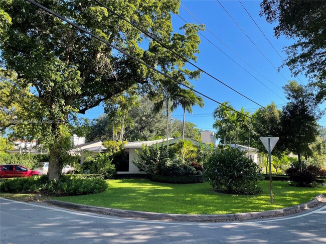 Building Photo - 648 Sevilla Ave