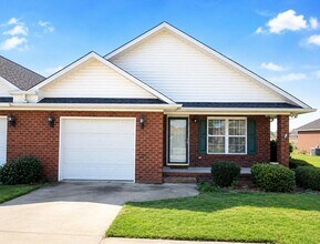 Building Photo - 3512 Beacon Dr