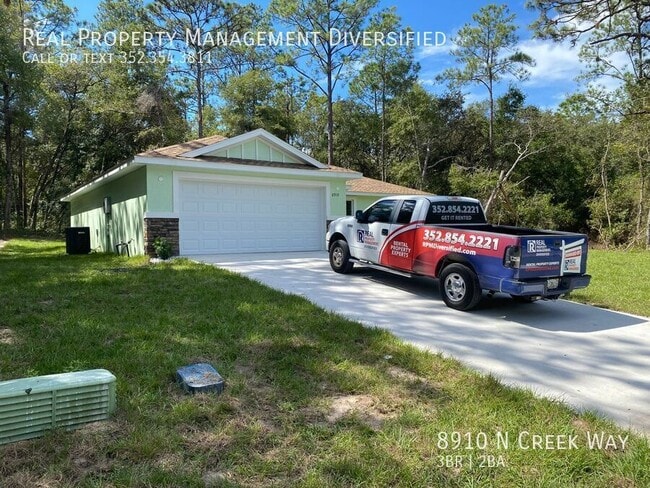 Building Photo - 8910 N Creek Way