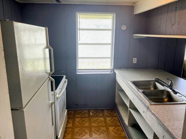 Building Photo - Fort Myers Apartment