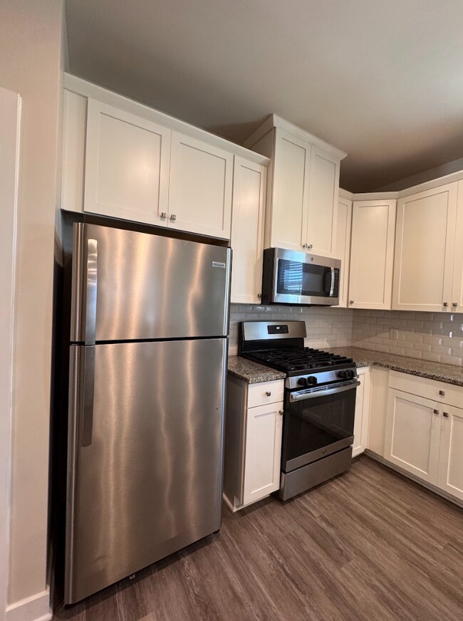 Building Photo - Beautiful Simpsonville Home with Modern Comfort & Space!