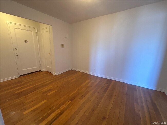 Foto del edificio - 23 Schenck Ave