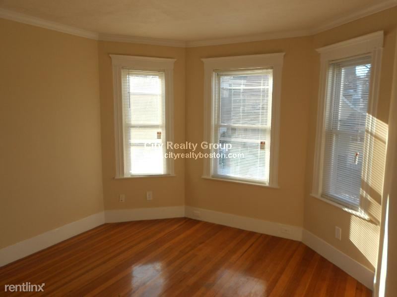 6 Pinedale Rd, Roslindale, MA 02131 Condo for Rent in Roslindale, MA