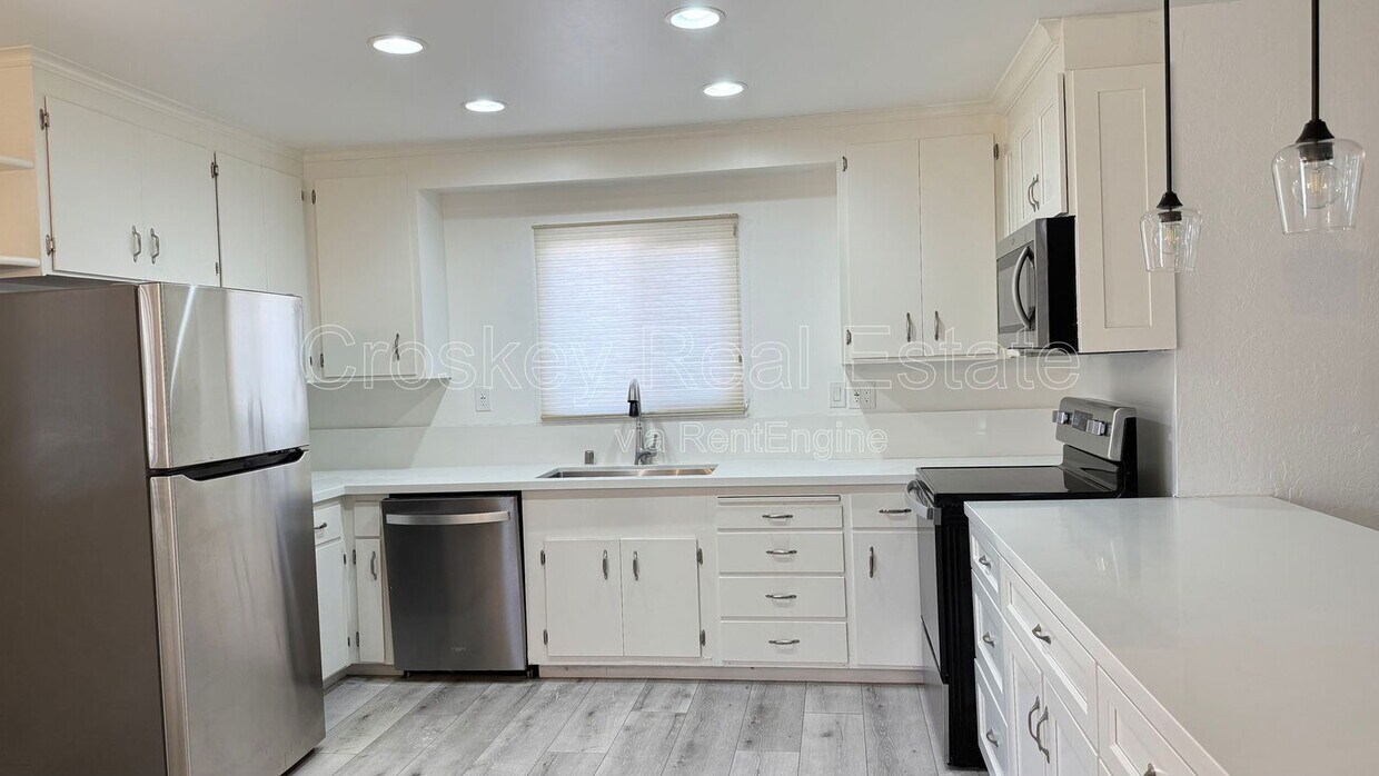 Foto del edificio - 3856 Brookside Dr