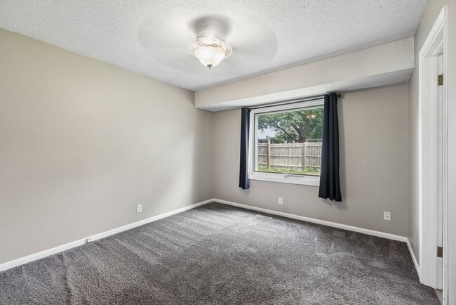 Building Photo - 1632 Dodge St