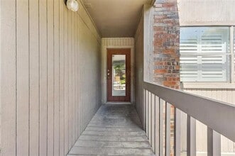 Building Photo - 1108 Signal Ridge Pl