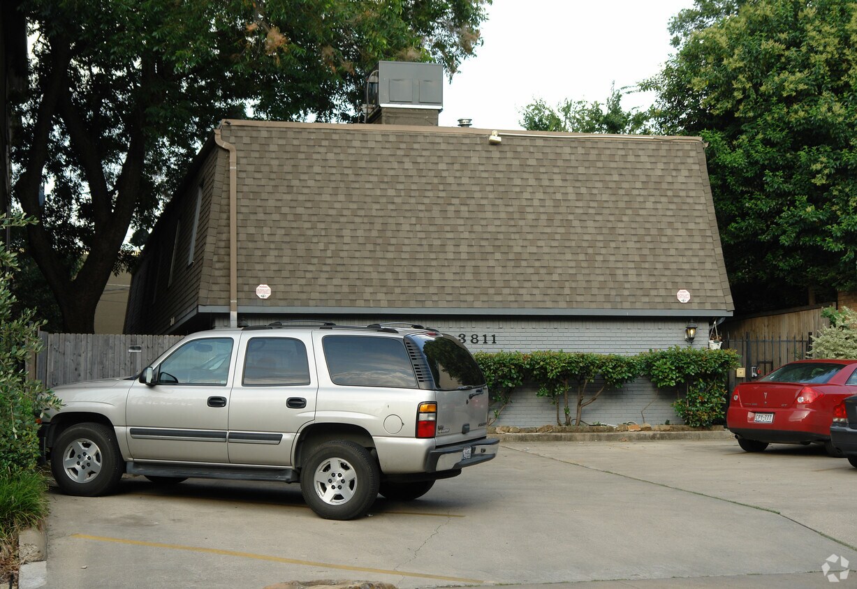 Foto del edificio - 3811 Holland Ave