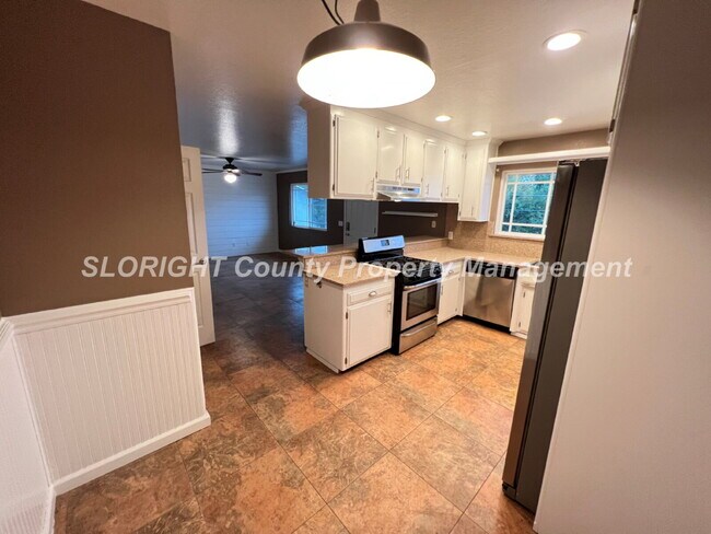 Foto del edificio - AVAILABLE MAY - Updated Home in Atascadero - 3 Bedroom / 2 Bathroom