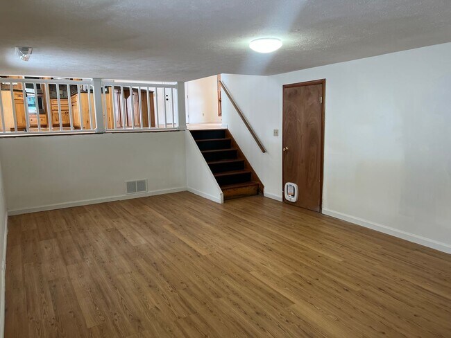 Foto del edificio - Updated 3-Bed Ranch in Plain Local Schools! Fenced Yard & Jetted Tub